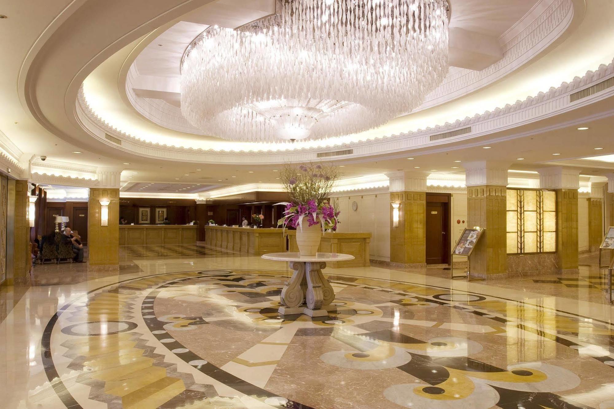 Hotel Okura Garden 5*