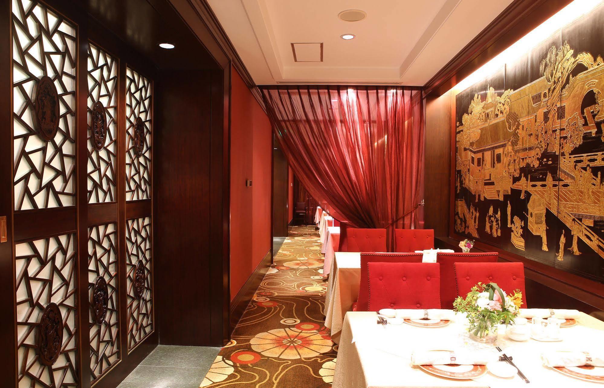 Hotel Okura Garden 5*